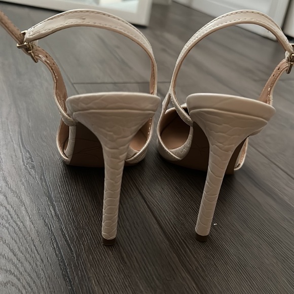 Express Heels - Picture 4 of 5